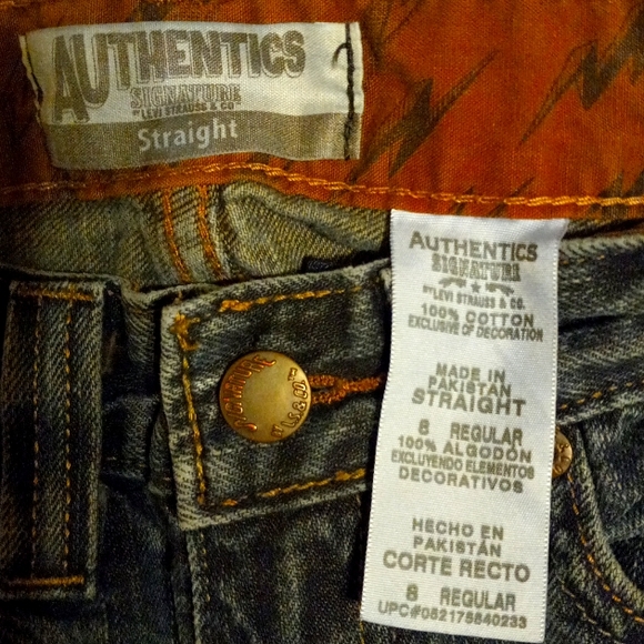 Authentic Signature Embossed Levi Strauss & Co, Jeans, Boys, Sz 8 Reg. - Picture 2 of 4